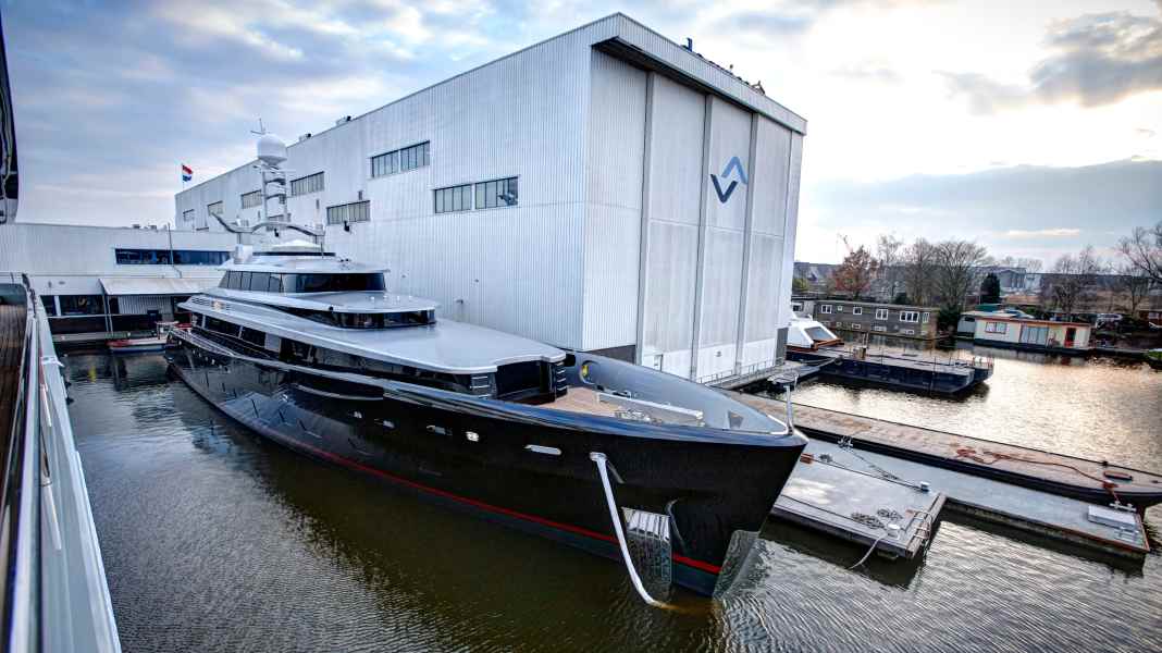 Feadship launches "Kiss"