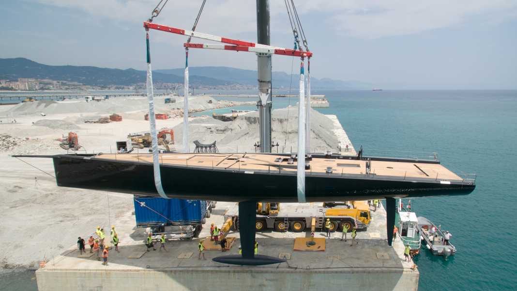 Wallycento "Tango" casts off