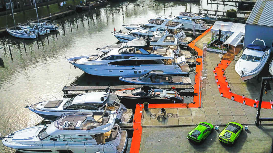 In-Water-Messe bei Lengers Yachts