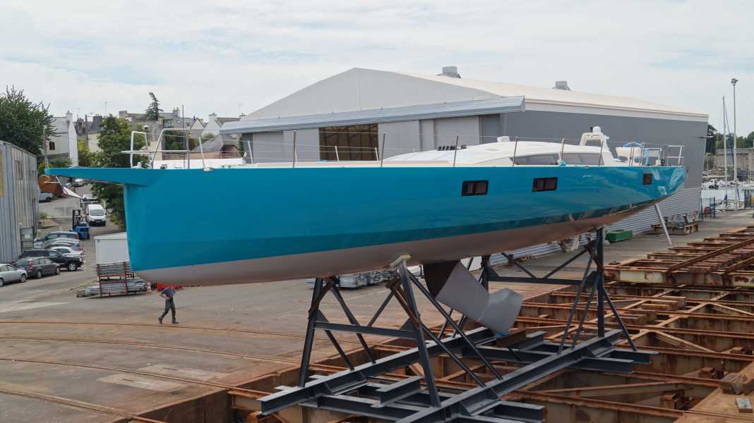 Fast swivelling keel