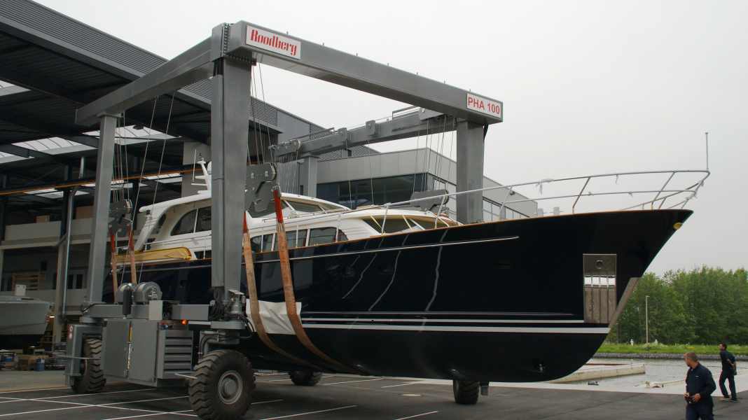 Launching of the Mulder 75 Wheelhouse
