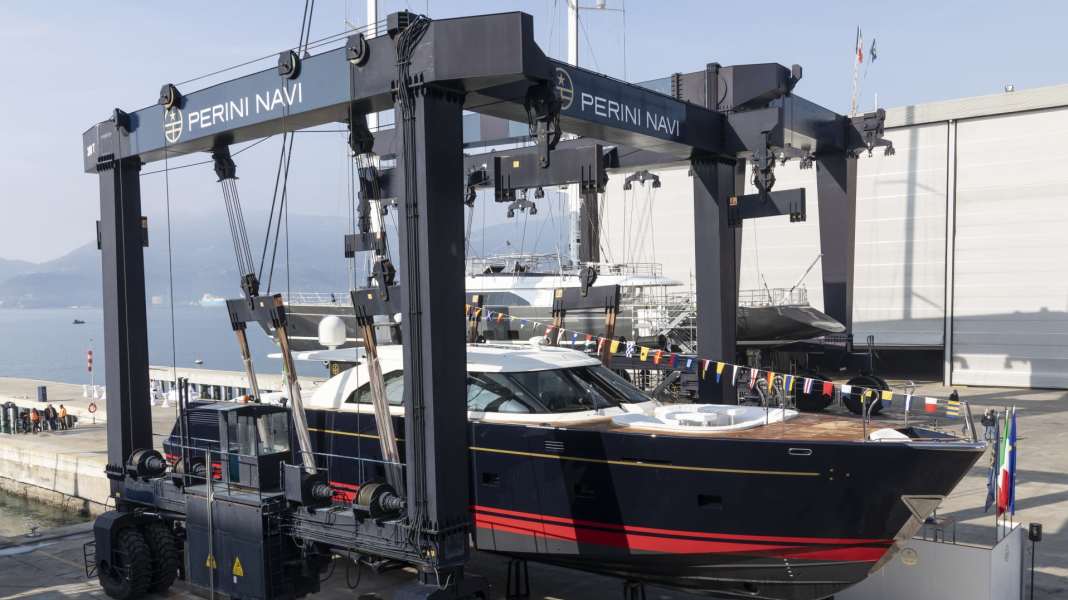 25 Meter Hybrid-Tender von Perini Navi