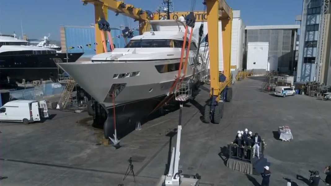Lengers Yachts übergibt Sanlorenzo SD126