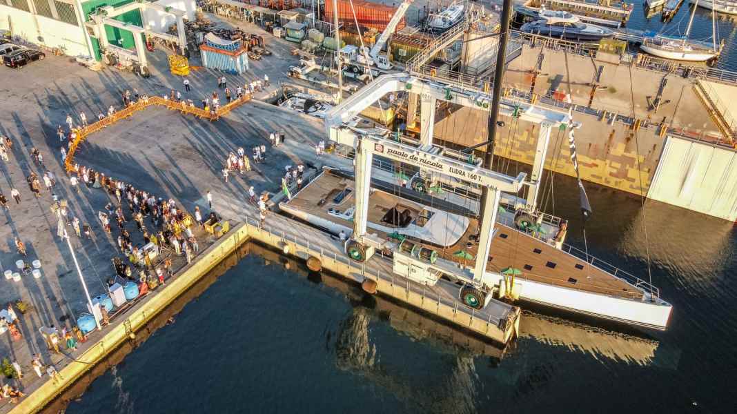 34-Meter-Solaris gewassert