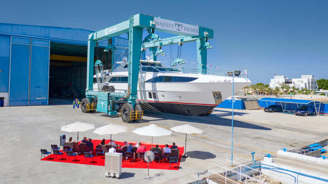 Gulf Craft launchte Majesty 122 Sky lounge
