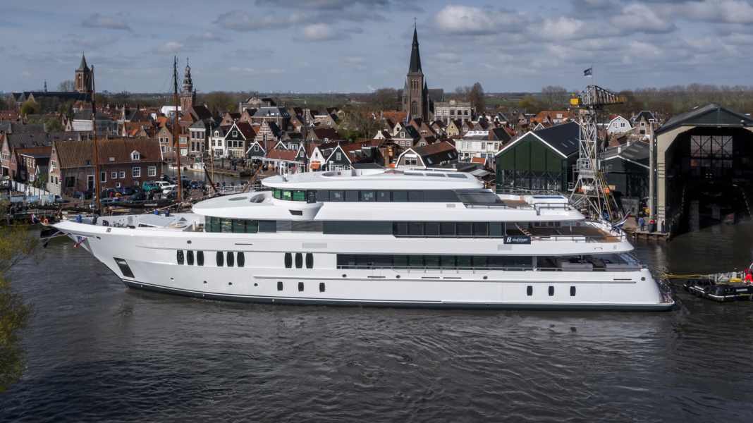 Hakvoort unveils 61 metres