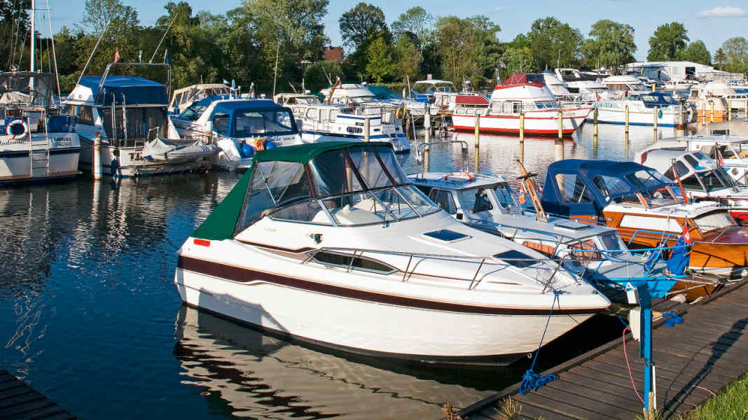 Buying a used boat: the advantages and disadvantages of used boats