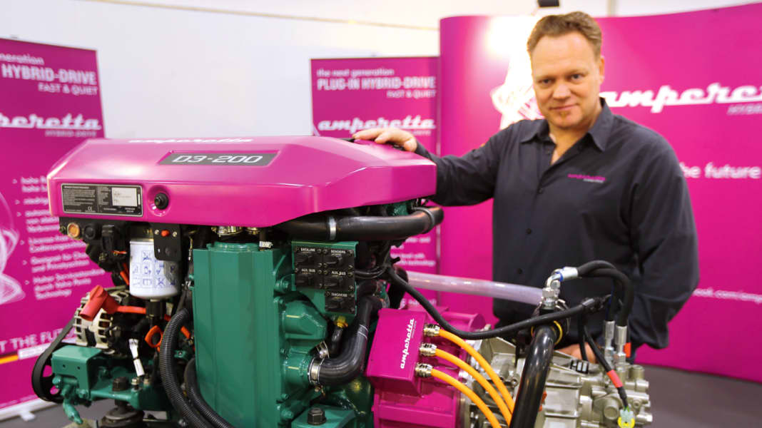 Innenbordmotor Amperetta Hybrid - Hybrid-Antrieb von Amperetta