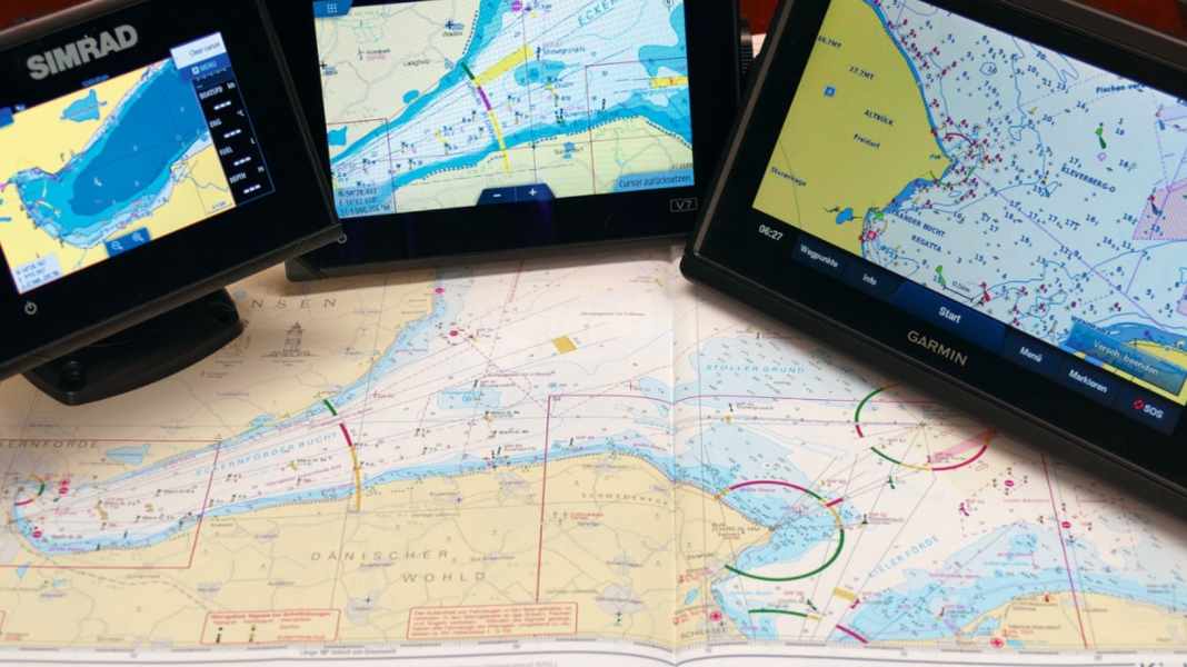 Accessories: Comparison test - Electronic nautical charts for the plotter