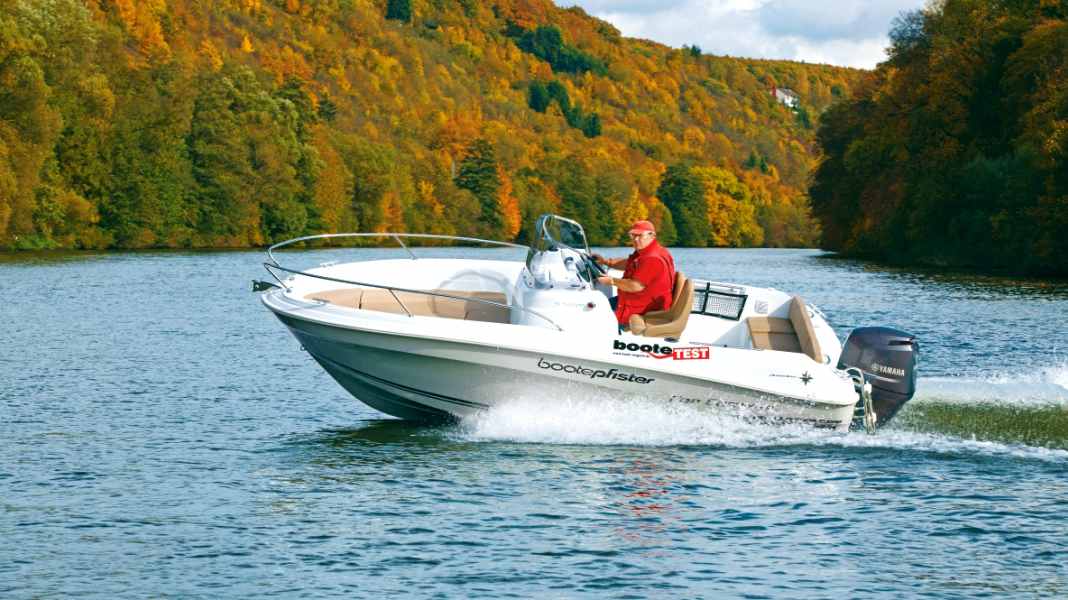 Jeanneau Cap Camarat 5.5 CC - Great climate: Jeanneau Cap Camarat 5.5 with centre console