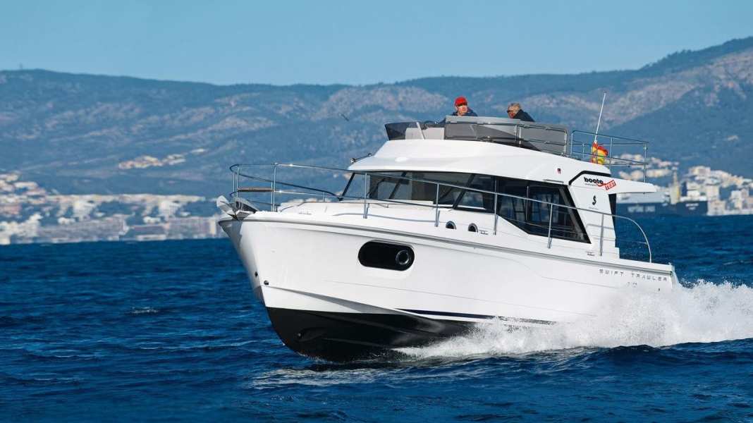 Test: Beneteau Swift Trawler 30 - The big little one