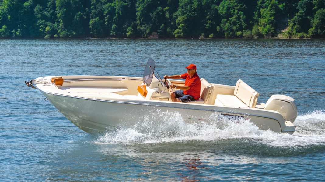 Test: Invictus 190 FX - Sound in sound