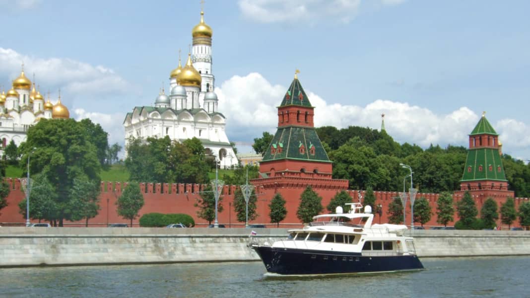 By boat to Moscow