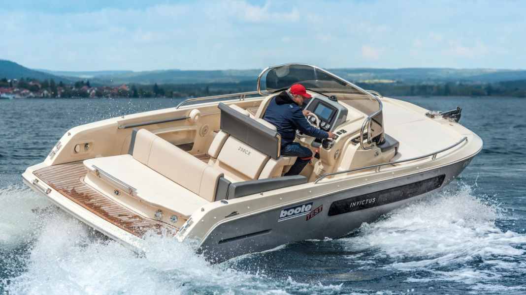 Test: Day cruiser with inboard motor - Invictus 250 CX