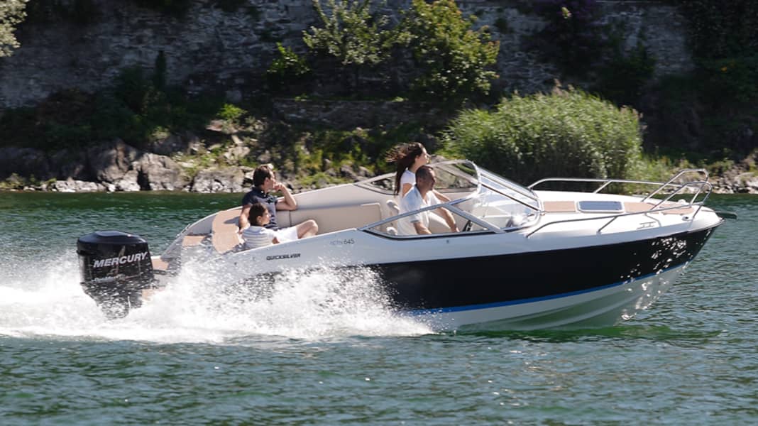 Quicksilver Activ 645 Cabin