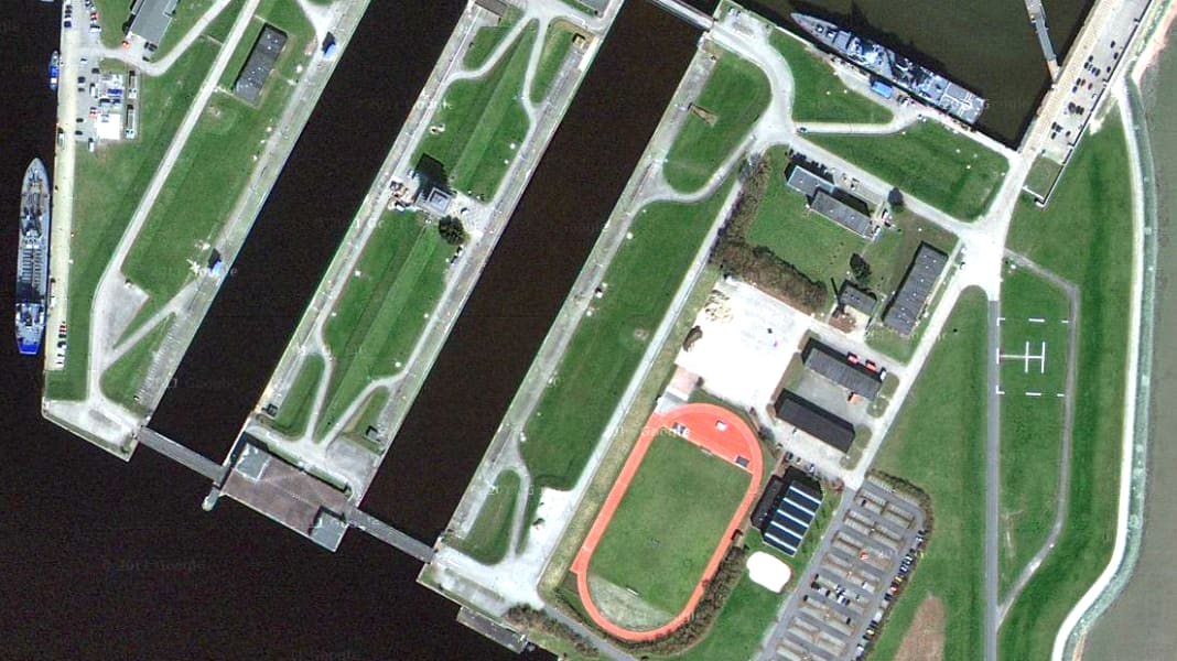 Wilhelmshaven lock: Operating hours
