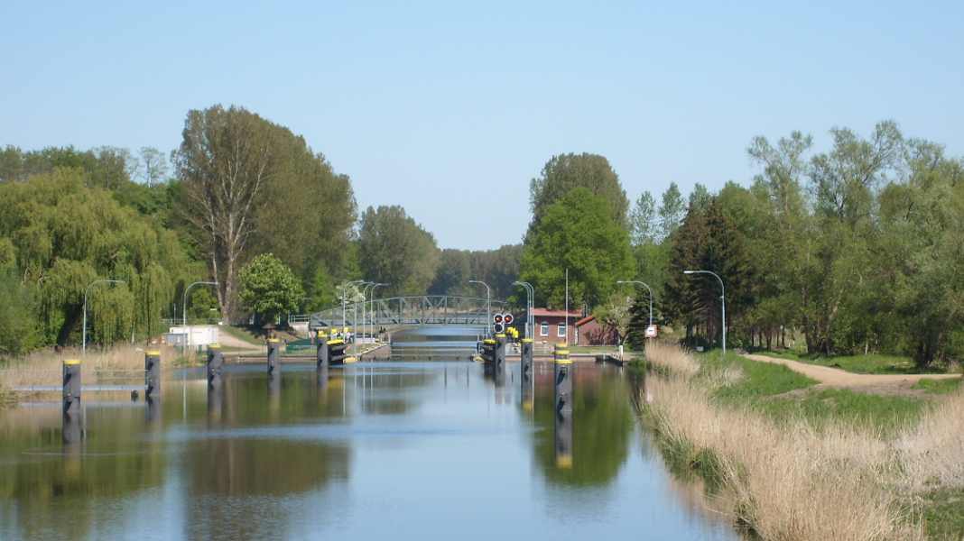 Schleusenzeiten am Elbe-Lübeck-Kanal