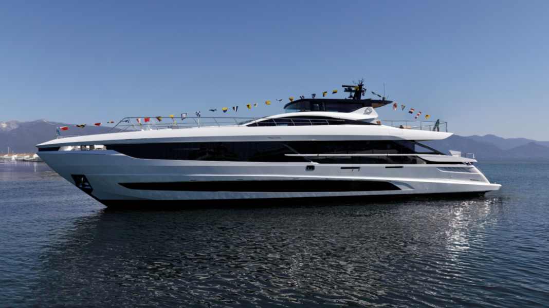 Curtain up for the 33 plus: The first Mangusta GranSport 34 floats