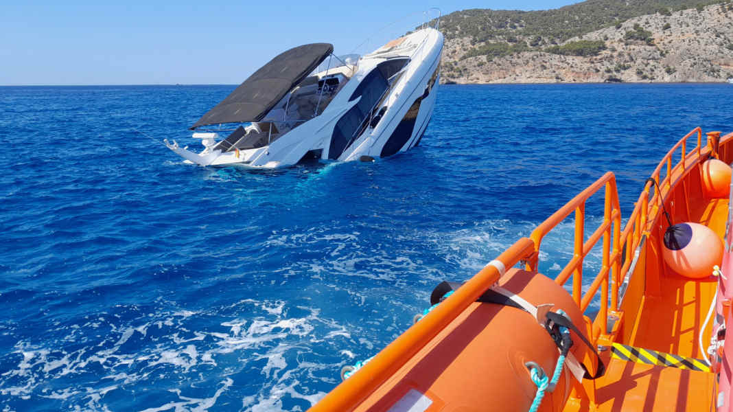In distress: Motor yacht sinks off Mallorca - German family rescued