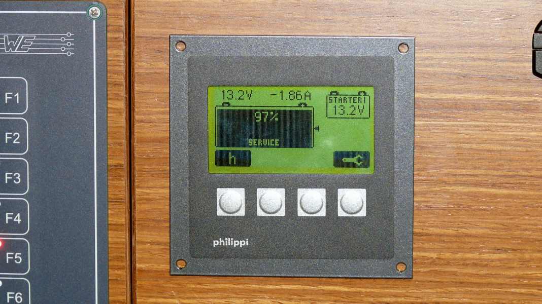 Fotoanleitung: Einbau eines Batteriemonitors – Wissen macht Freude