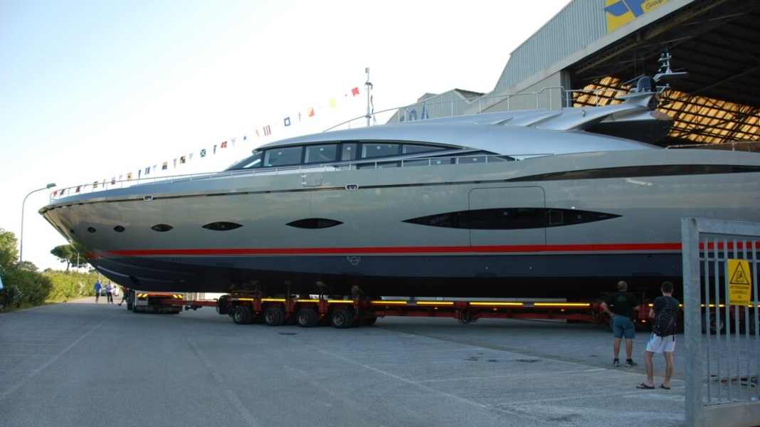 42 metre glider from Carrara