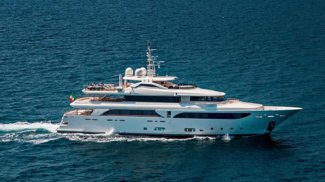 CRN launchte „Lady Genyr"