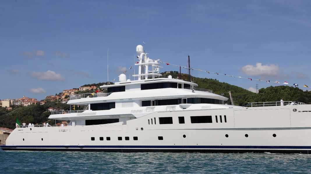 Perini Navi launchte „Grace E"-Explorer