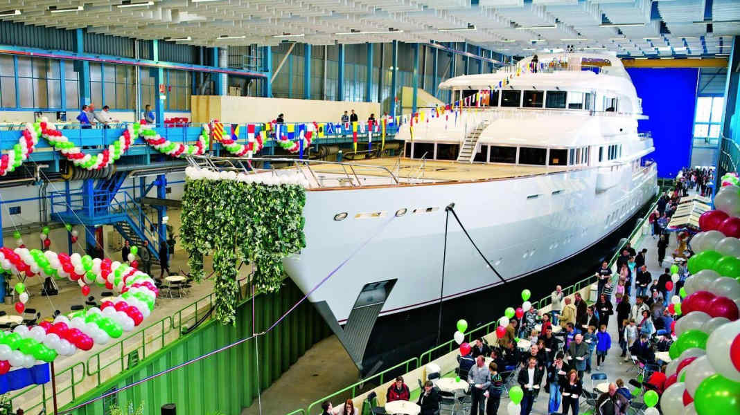 "Hampshire II" launch at Feadship