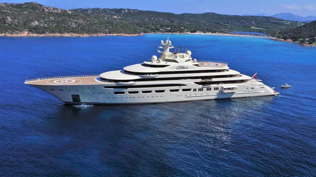 Lürssen liefert Superlativ "Dilbar" aus