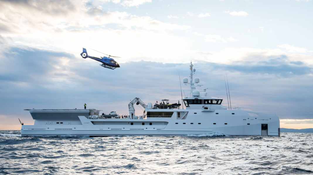 69 Meter Heliport mit Tauchbasis