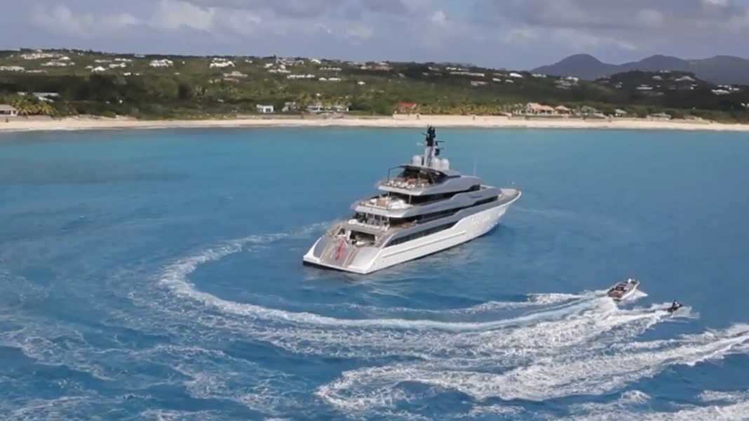 Video: 78-Meter-Feadship "Tango" in der Karibik
