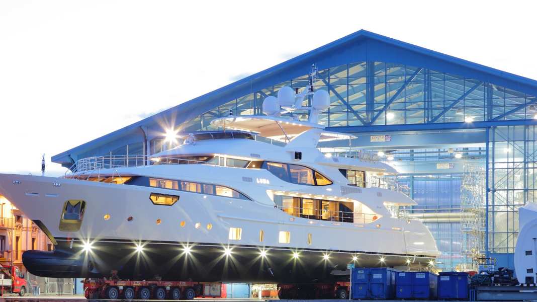 Benetti ließ die 42 Meter lange „Luna" zu Wasser