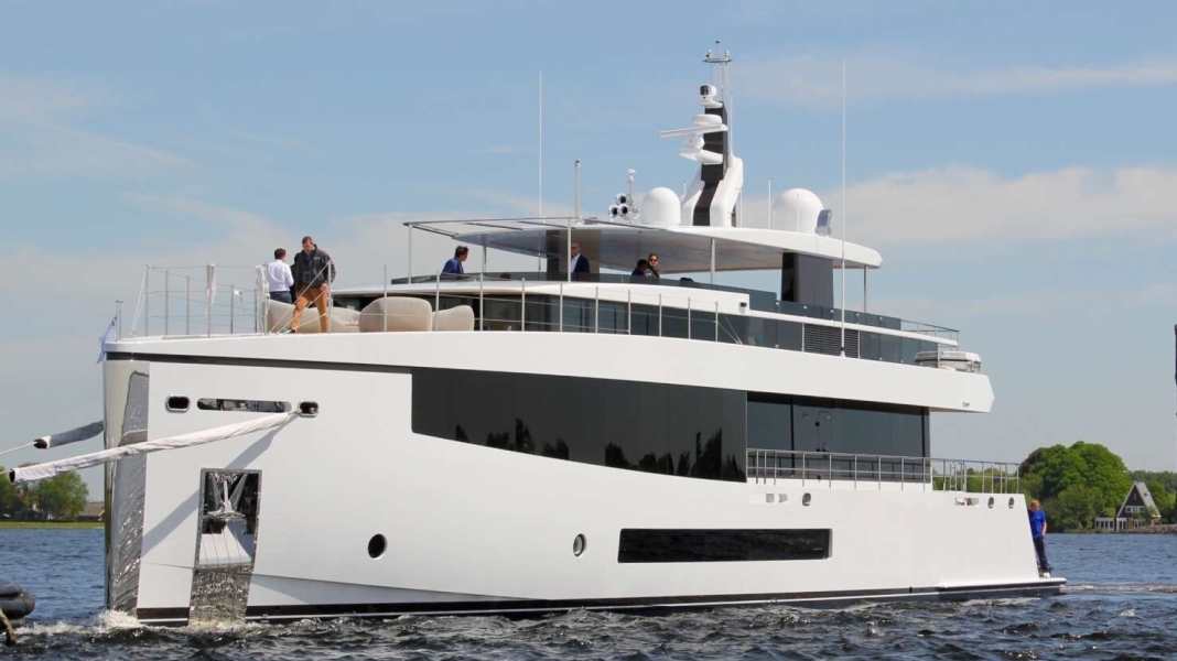Feadship launches 35-metre "CID"