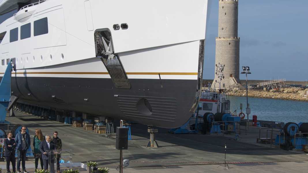 Erste Benetti mit Hubboden-Pool