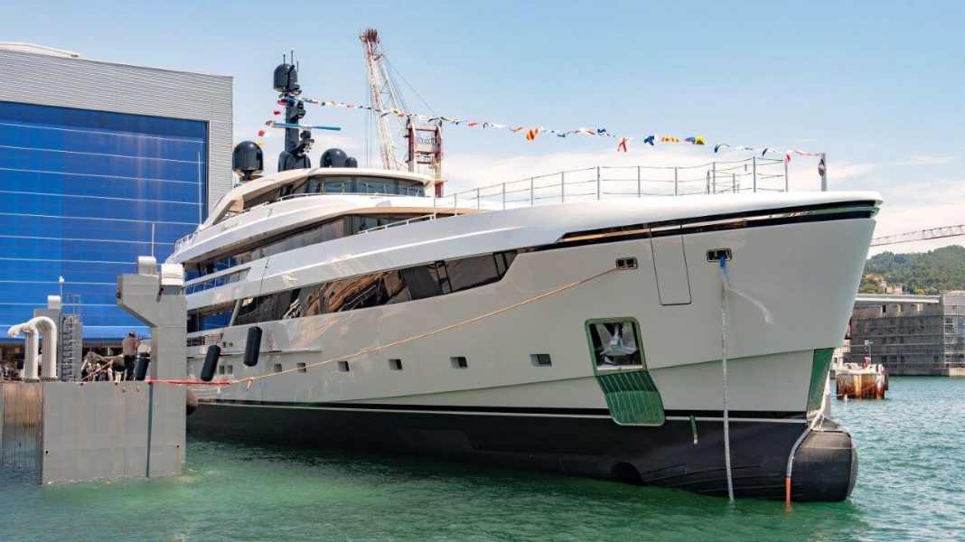 62 Meter von Sanlorenzo