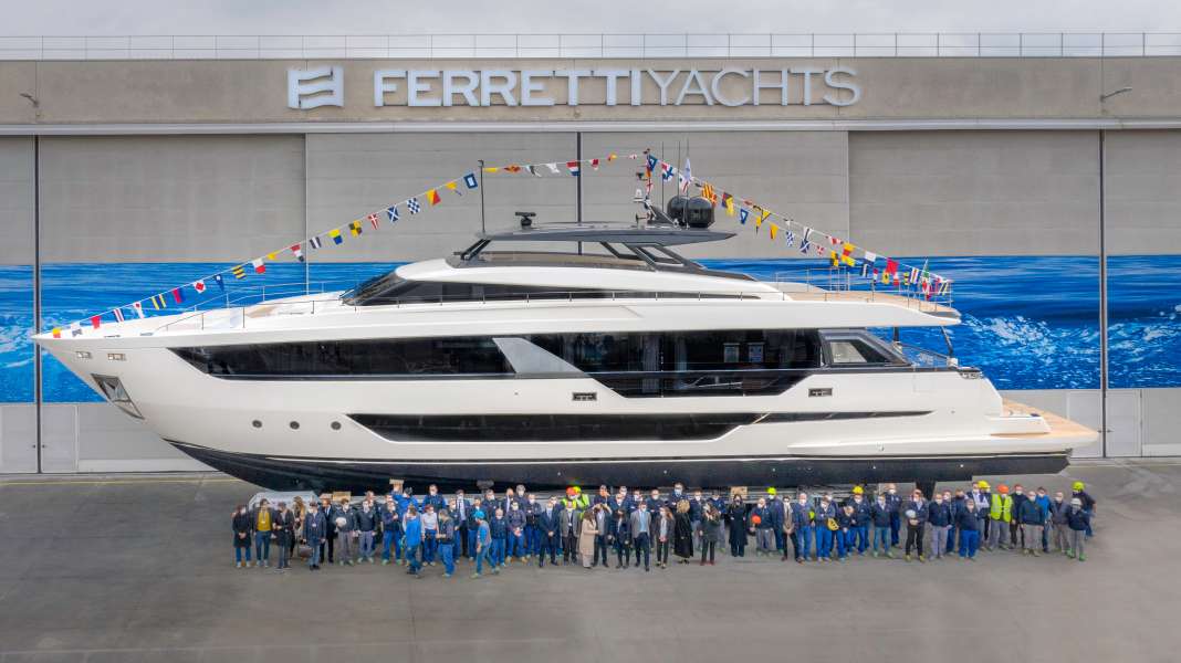 Neues Flaggschiff für Ferretti Yachts