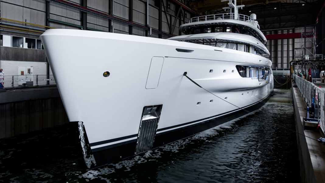 Custom-Bau von Amels schwimmt wieder