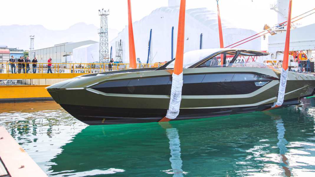 19-Meter-Karbonbolide: Erste Tecnomar for Lamborghini 63 gelauncht