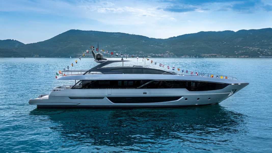 A 30 metre long anniversary gift
