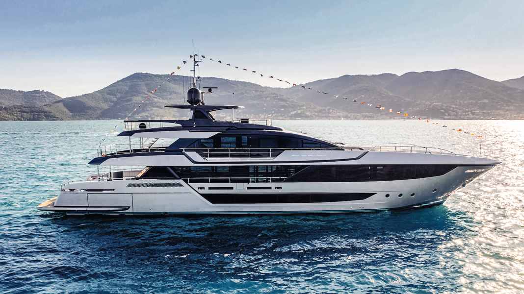 Modell-News: Neues GFK-Flaggschiff von Riva