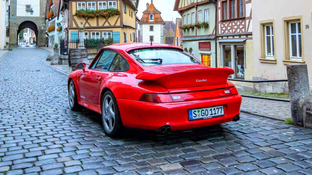 Walter Röhrl-Klassik macht Rothenburg ob der Tauber zum Hot-Spot für 130 Porsche