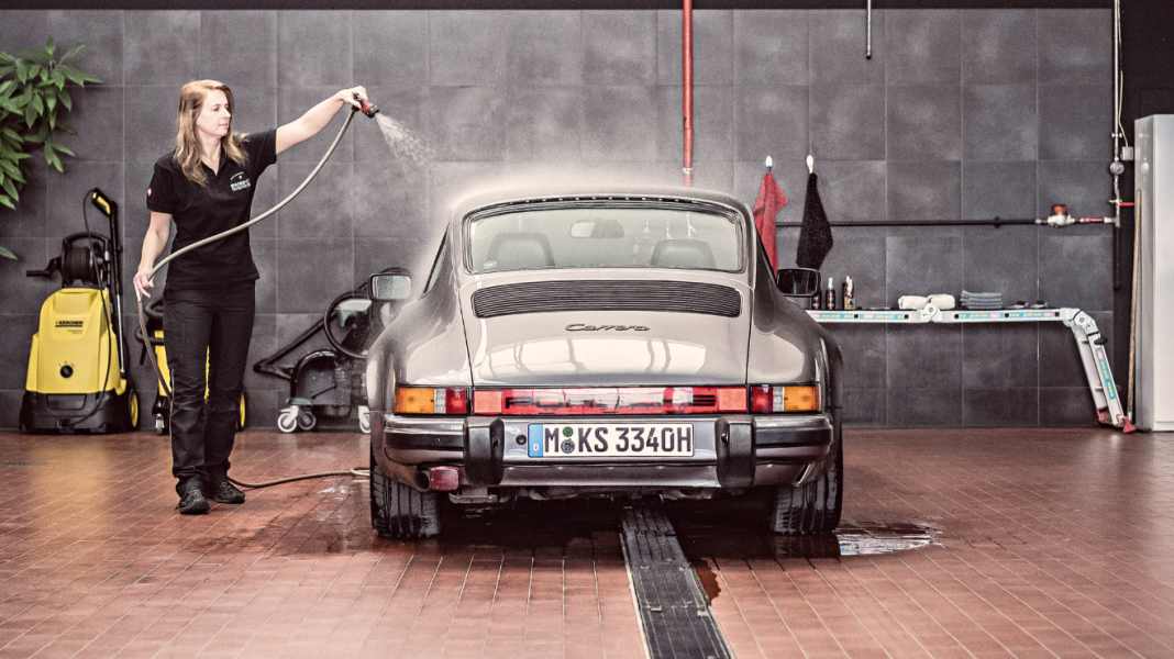 Porsche-Pflege: Raus mit euch!
