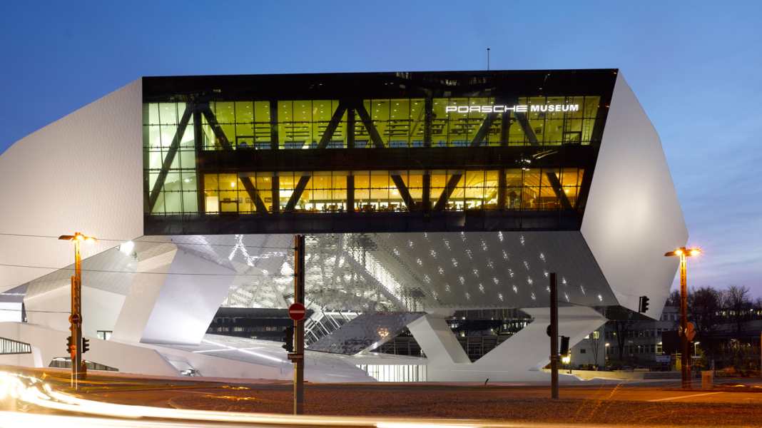 Porsche Museum: EIN Porsche 928 FÜR VIER