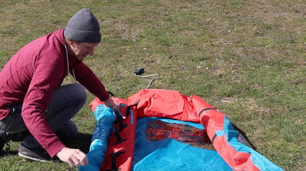 Wingsurf tips & tricks - rolling the wing correctly