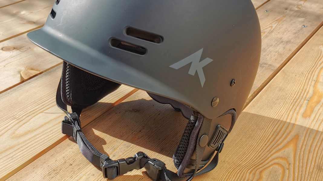 Test: AK Durable Supply Riot Helm für Wassersportler