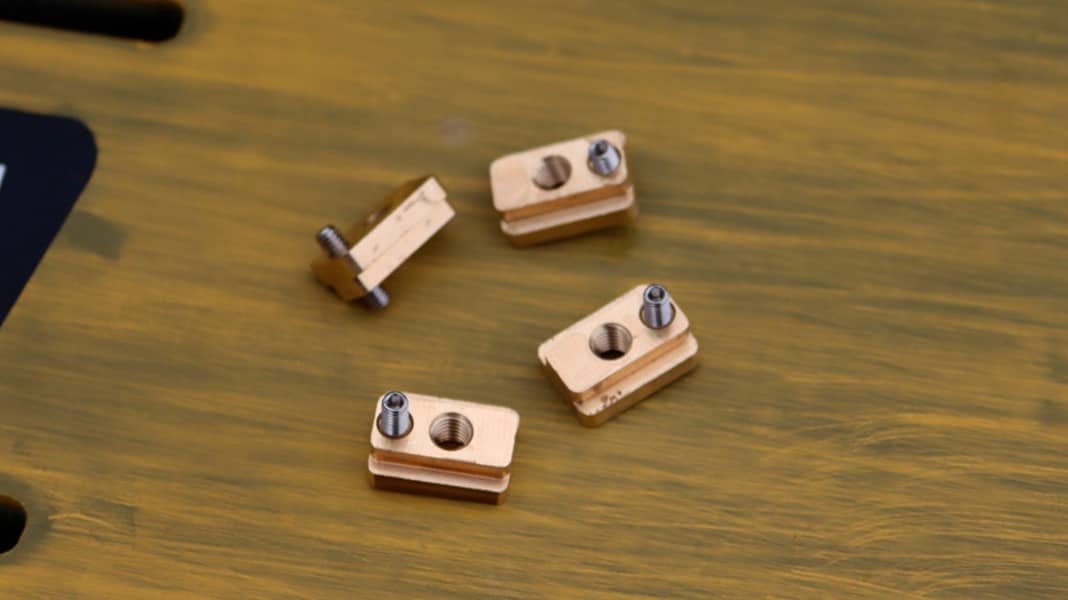 Tried and tested: Simple foil assembly with the Locking T-Nuts
