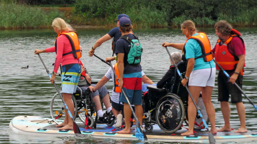 Let's SUP together: Paddel-Spaß für Menschen mit Behinderung