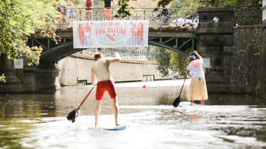 5.000 Euro Spenden beim ersten Benefiz Stand-Up-Paddling in Hamburg