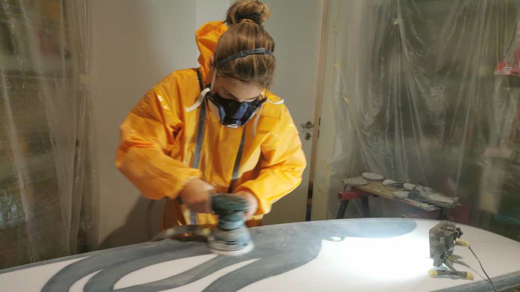 Workshop: Build your own surfboard - from computer design to your first turn in the wave in 40 hours