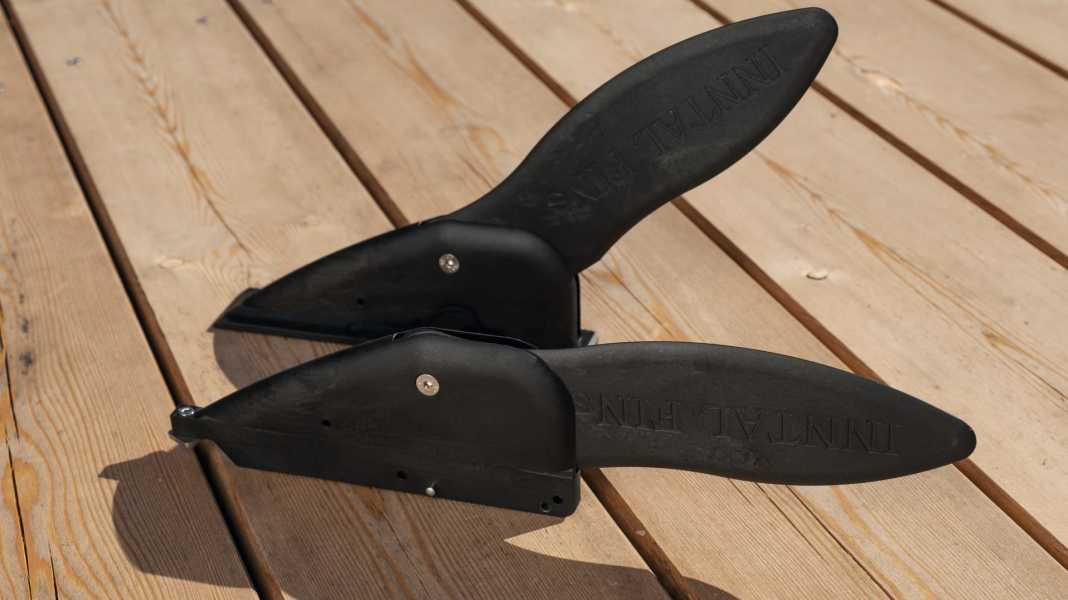 Folding fin for the river